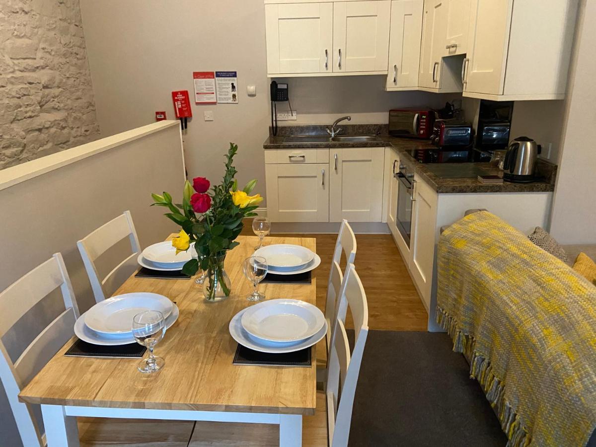Brampton Holiday Homes - The Mews Apartment 외부 사진