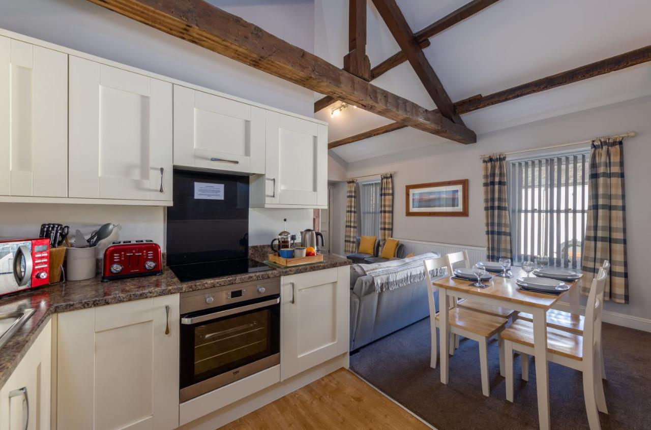 Brampton Holiday Homes - The Mews Apartment 외부 사진